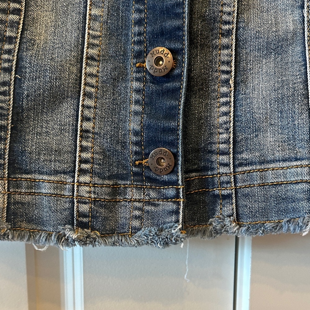 2/$20 Denim MUDD VEST Sleeveless DISTRESSED ROUGH EDGED HEM SZ MED - Picture 4 of 10